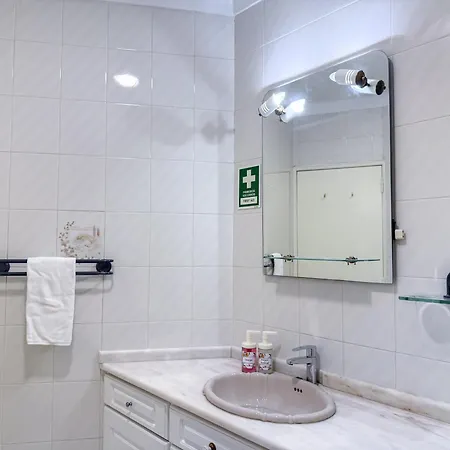 #411 Sunny 1br Near The
